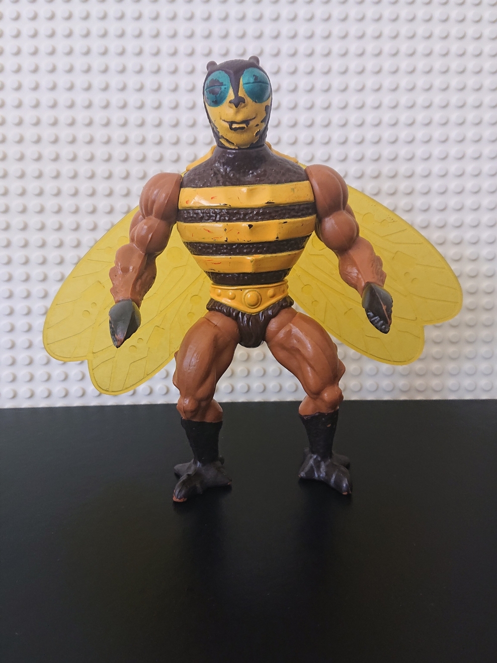 1983 Mattel Motu He-man - Buzz Off 4.5" Action Figure - Masters of the Universe